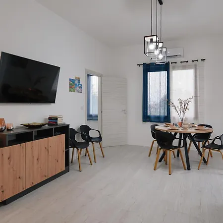 Πανσιόν La Violica 3*